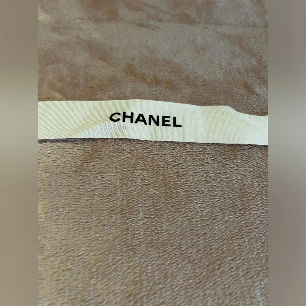 Chanel Ribbon - Picture 2 of 4